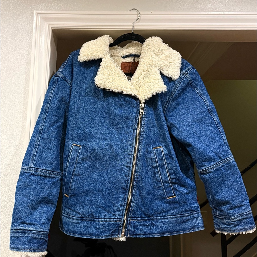 Levi's Premium Blue Denim Jacket with Cream Sherpa Lining